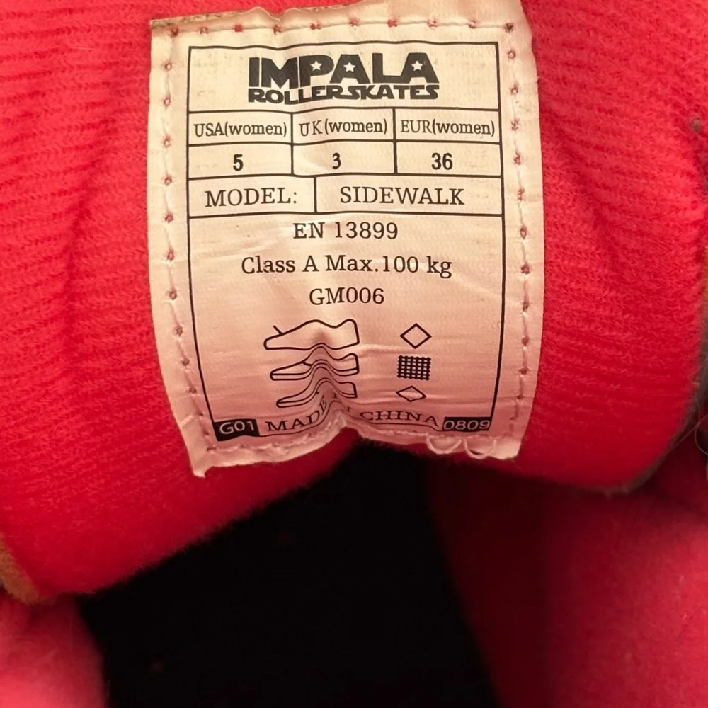 Impala Aqua Roller Skates with Protective Gear - Picture 9 of 12